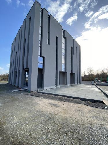 833DD9BF-3725-4F40-86A1-D84E89CD863F